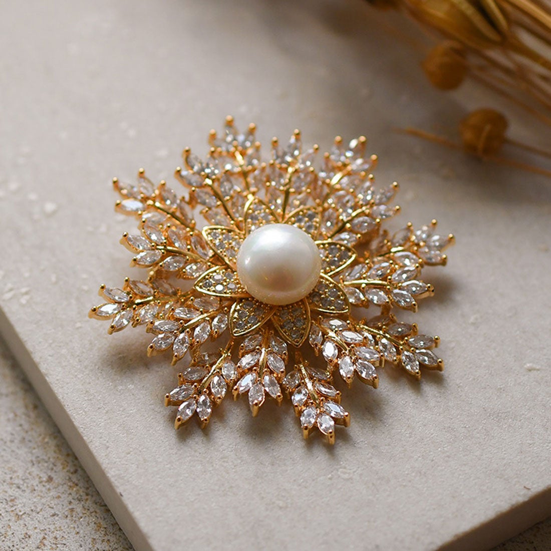 ゴールドパールブローチ