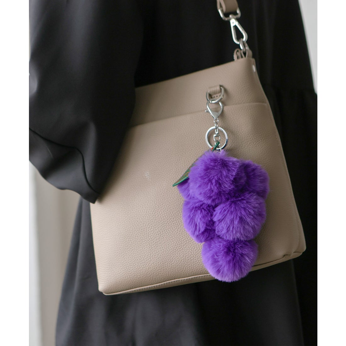 ヴィータフェリーチェ VitaFelice フェイクファーぶどうバッグチャーム