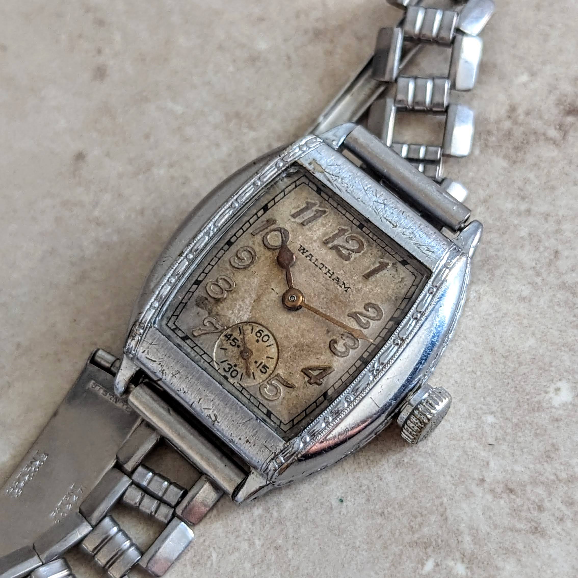 1935 Art Deco WALTHAM Wristwatch 15 Jewels Vintage U.S.A. Made