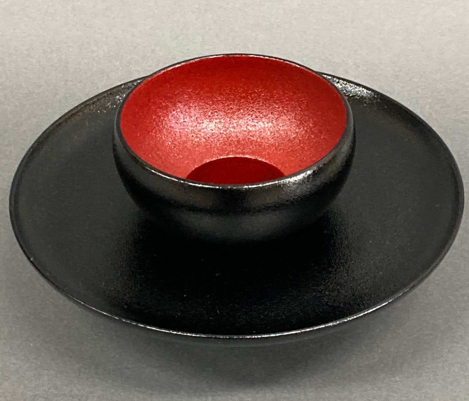 茶道具】淡々斎好写 叩黒塗 内朱 天目台