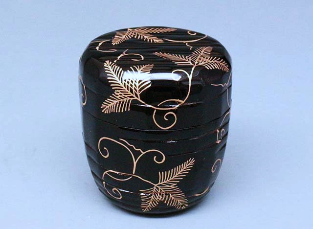 茶道具】淡々斎好写 松唐草蒔絵 折撓棗 *松浦芳光*