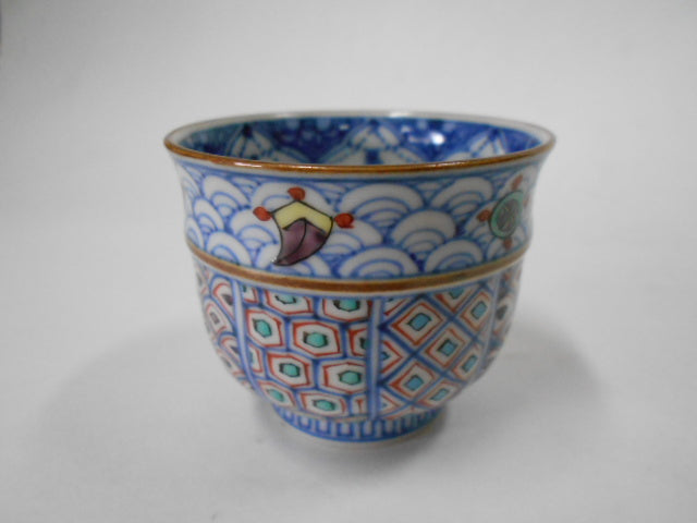 中国陶磁器 明万歴赤絵浮き彫り壺 中国陶磁器 明万歴赤絵浮き彫り壺