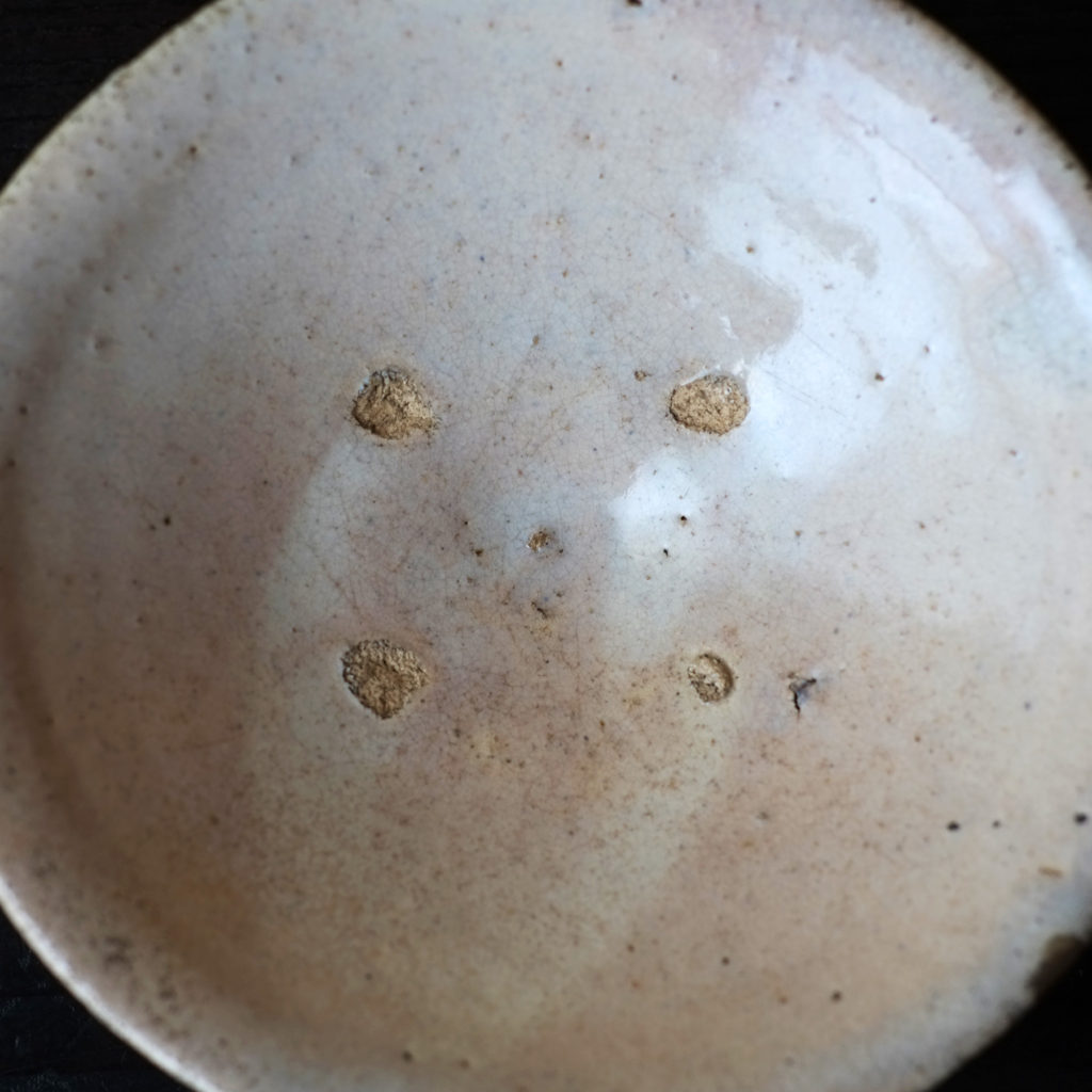 李氏朝鮮 北鮮 白濁釉平茶碗 | 骨董と詩学 Antique & Poetics | 蛇韻律