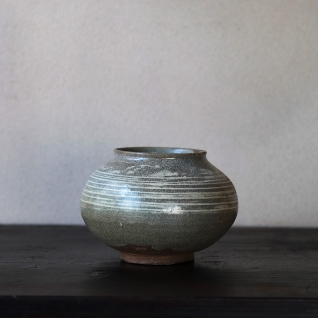 李氏朝鮮 粉青象嵌塩笥壺 | 骨董と詩学 Antique & Poetics | 蛇韻律