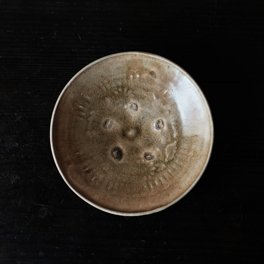 李朝（大越国） 青磁陽刻皿 | 骨董と詩学 Antique & Poetics | 蛇韻律