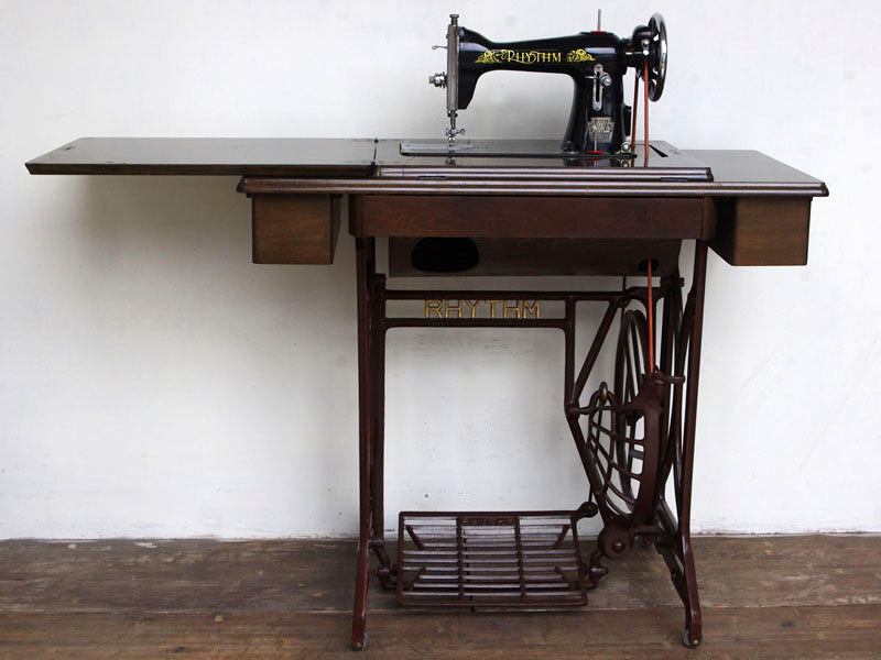 No.540 RHYTHM リズムミシン製 家庭用足踏みミシン：アンティーク