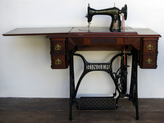 No.393 希少薔薇柄 SINGER 15 シンガー製 家庭用足踏みミシン