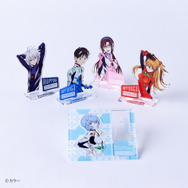 エヴァ」綾波レイの限定パケ＆アスカ、マリらのアクスタは六本木会場