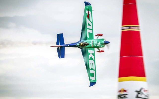 レッドブル・エアレース ラウジッツ】室屋義秀が優勝！ 総合2位で最終