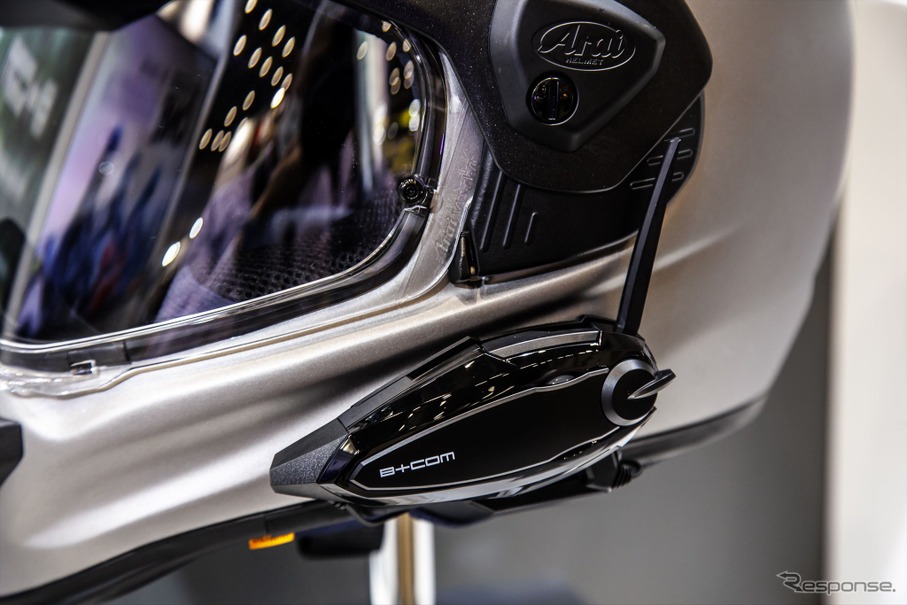 バイク用インカム最上級モデル『B+COM SB6XR』を初披露！ 快適