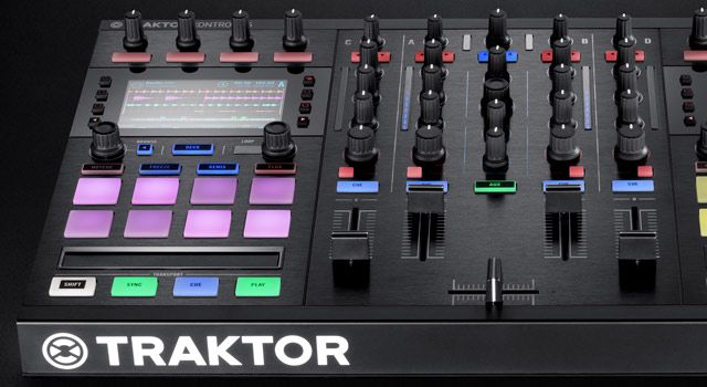 Traktor Kontrol S5: New Native Instruments DJ Controller