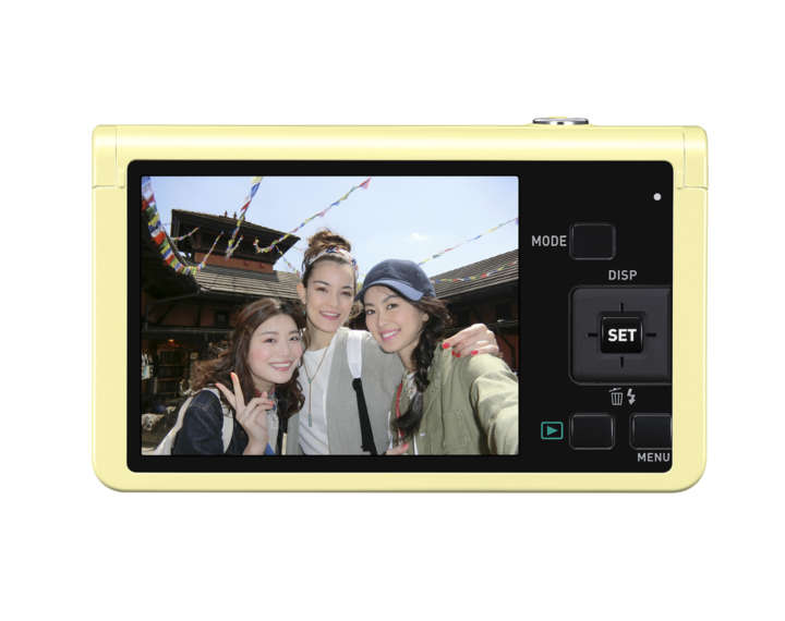 スマホへ写真をオート送信！自撮り特化のデジカメが便利すぎ