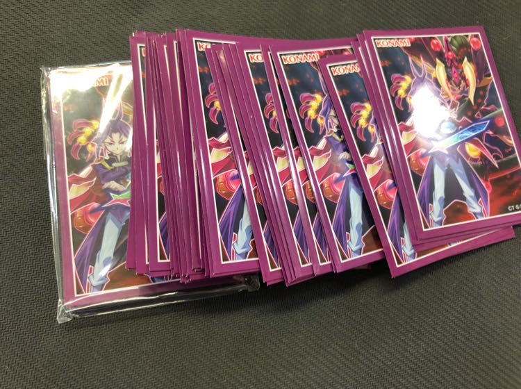 遊戯王 ユーリ スターヴ・ヴェノム・フュージョン・ドラゴン スリーブ