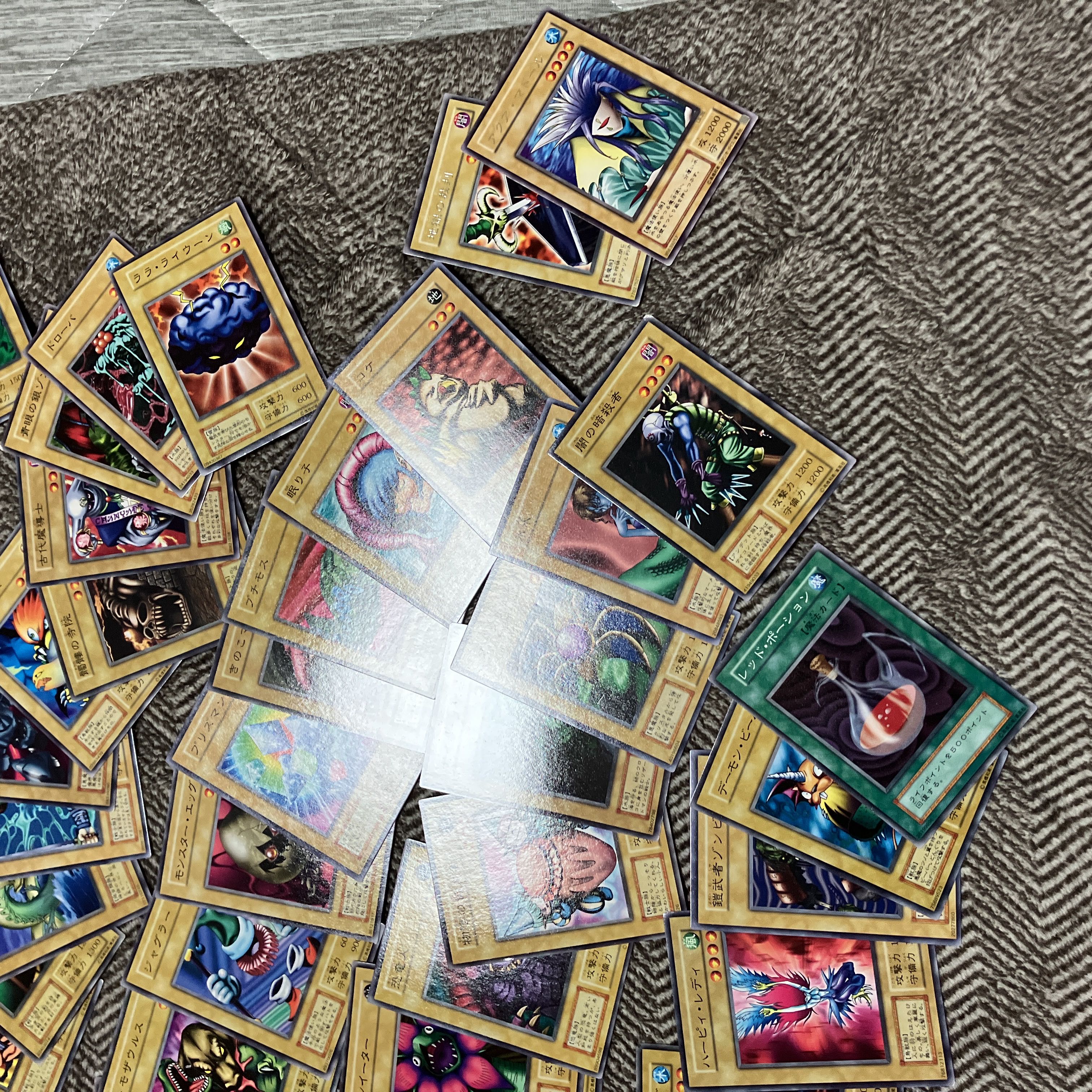 最終値下げ】遊戯王 初期字レア、ノーマルカード まとめ売り 100枚以上