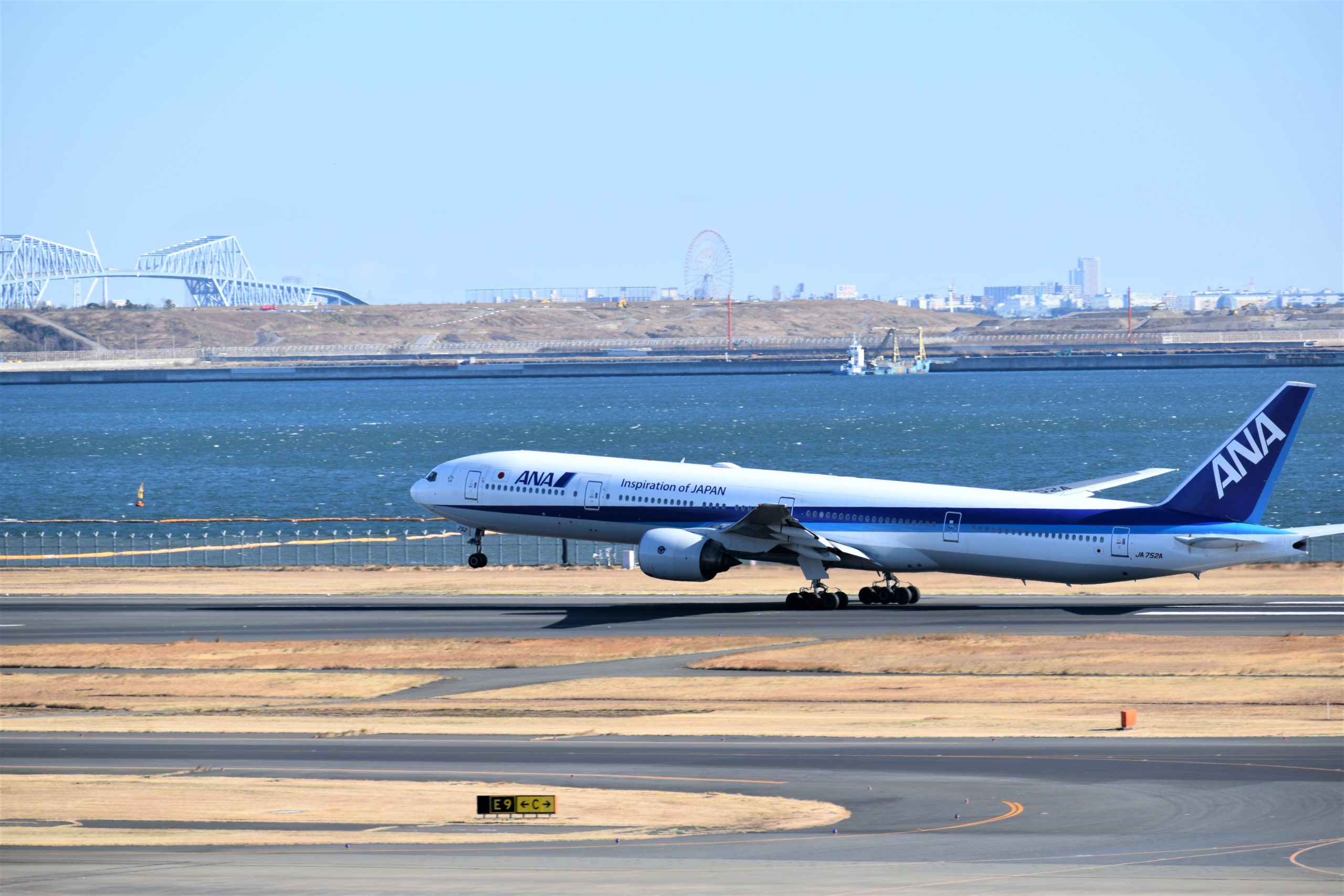 ANA、ボーイング777型機の就航30周年を記念して2025年12月23日に記念