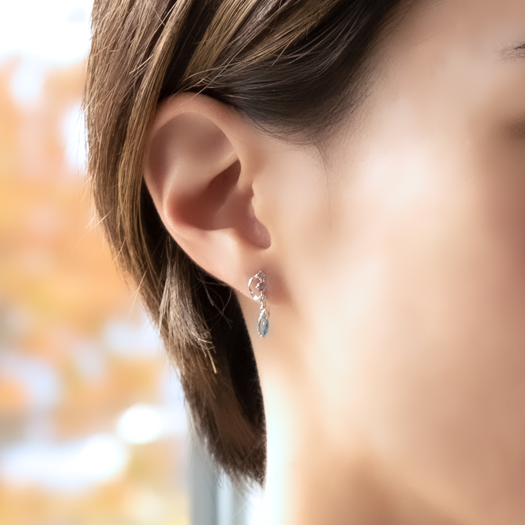 ポメころび◇スイスブルートパーズ×ホワイトジルコンフープイヤリング