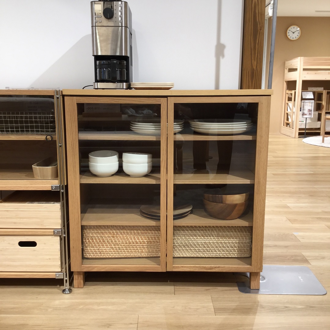 無印 オーク材 キャビネット 幅80m 収納棚 サイドボード 書庫 木扉