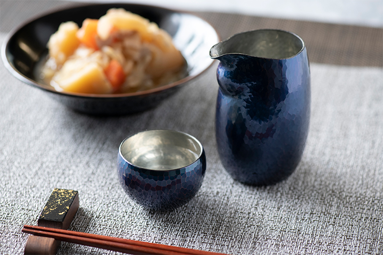 新潟直送計画】鎚起銅器 ぐい呑み・徳利（青藍・金茶） – 鎚起工房 清雅堂