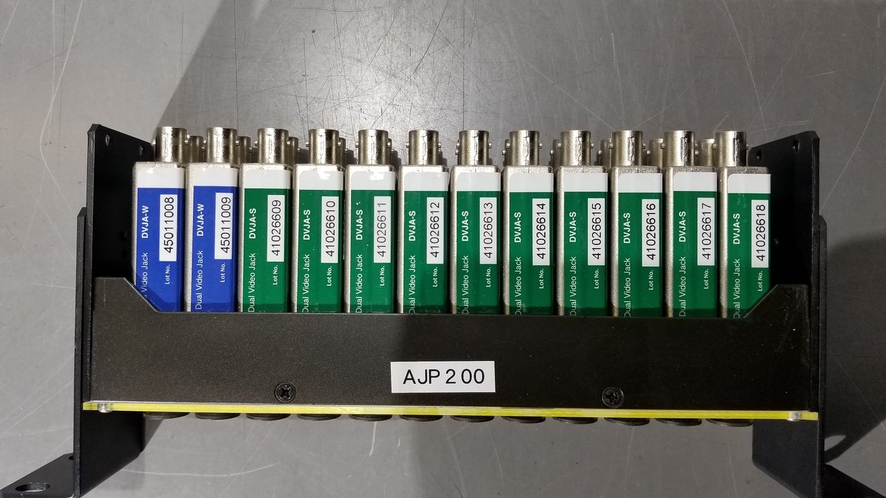 CANARE 75Ωビデオパッチ盤(ハーフラック用) | VIVID Online Shop