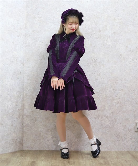 アンティークドール／緑ベルベットドレス アンティークドール／緑