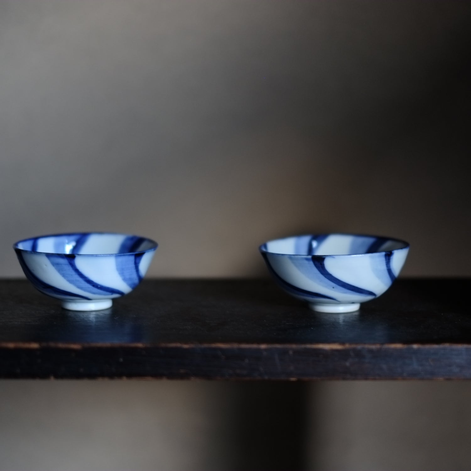 中国宋時代青磁お茶碗と明時代染付小壺 中国（古染付）｜所蔵品｜石洞