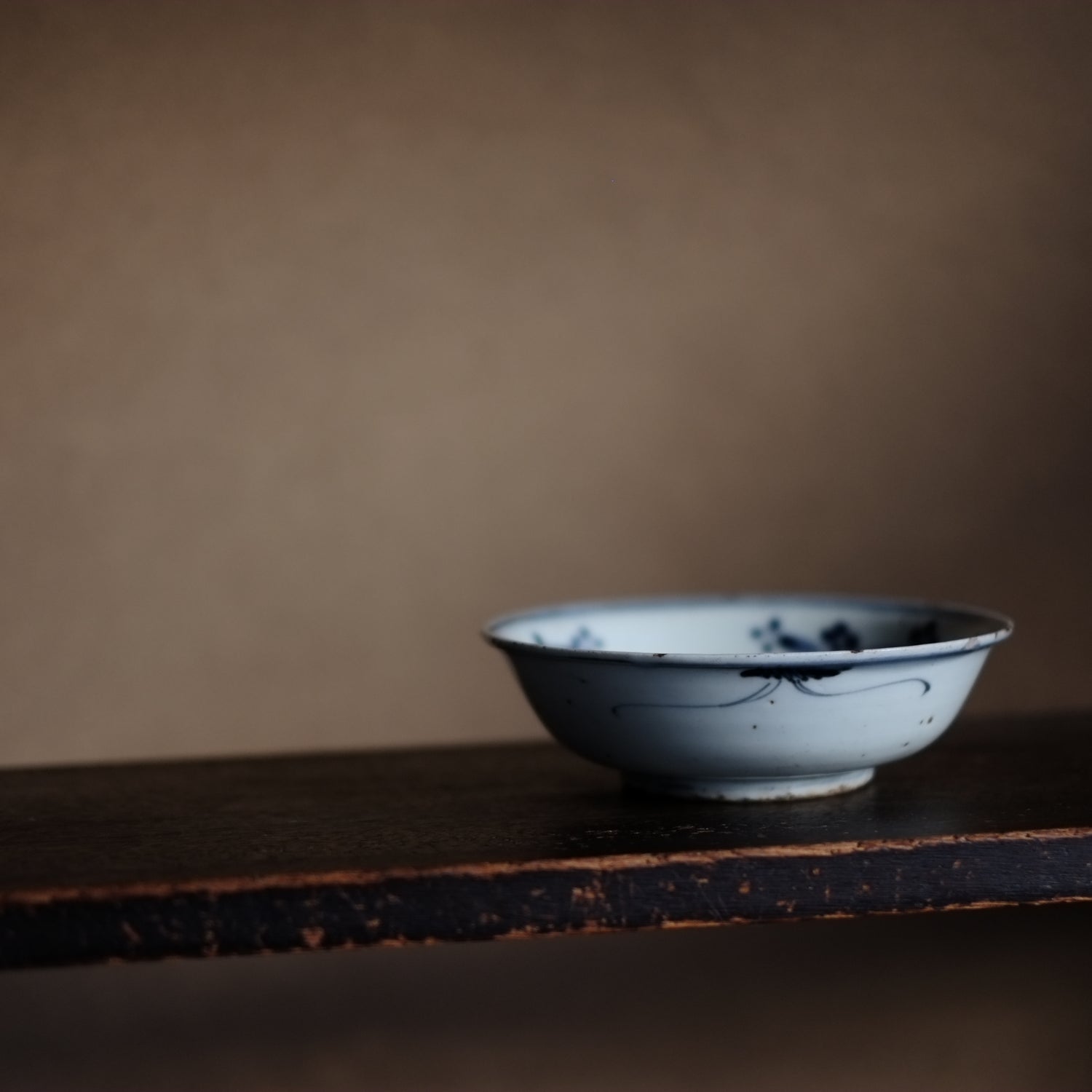 中国 影青 刻蓮花文鉢 飾皿 Z 8607 中国 影青 刻蓮花文鉢 飾皿 Z 8607