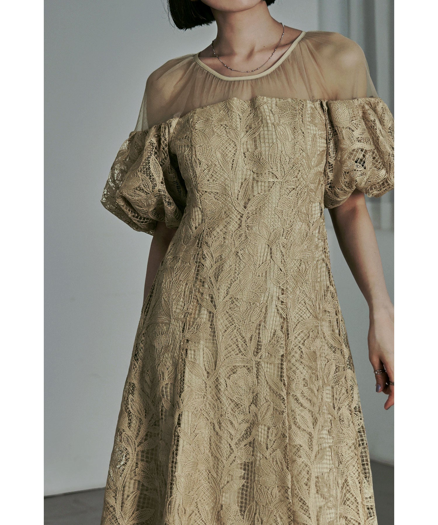 パフオフショルダーレースドレス｜パーティードレス・結婚式ワンピース