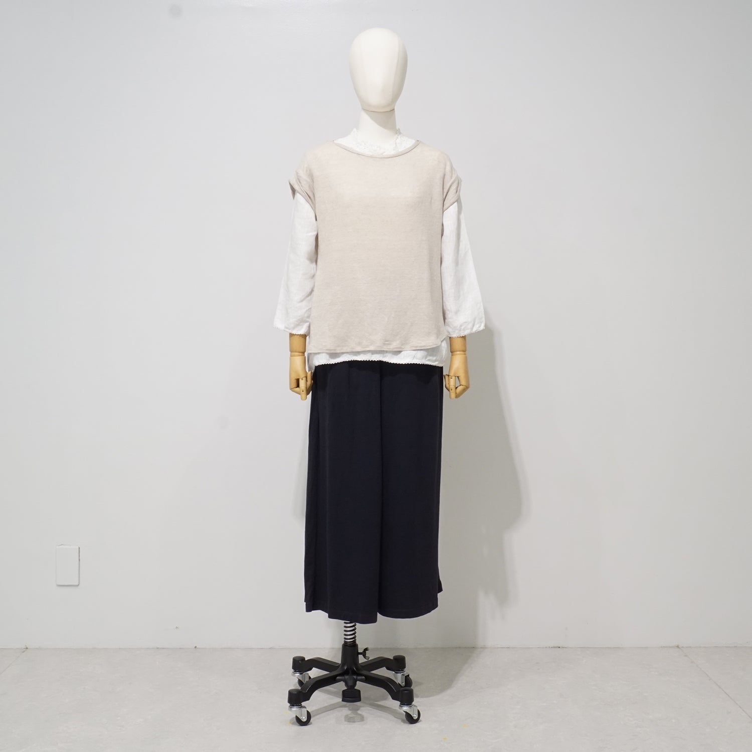 レディース 全身トルソー ヘッド付き 腕付き｜おしゃれな什器の企画