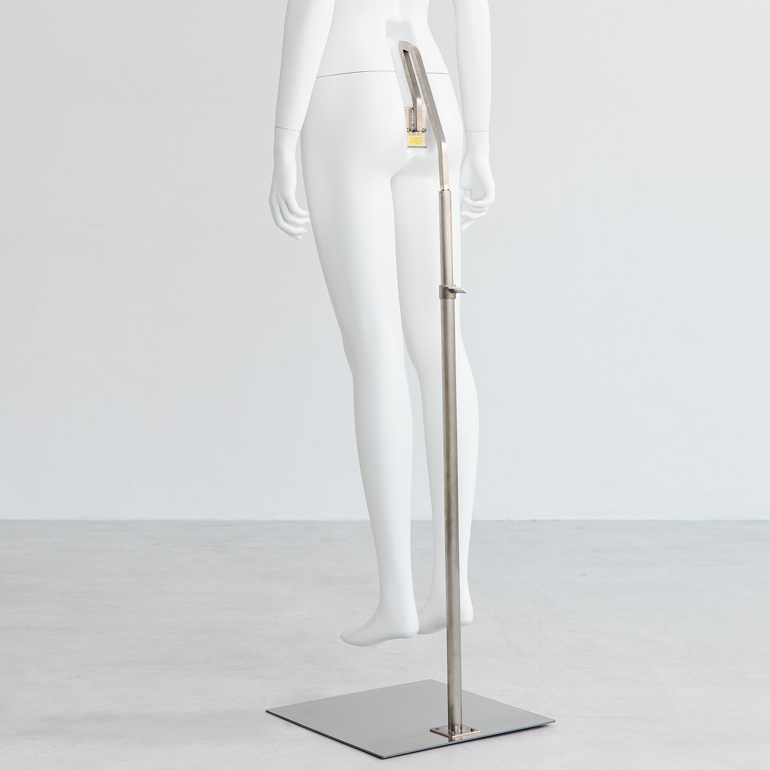 レディース マネキン 直立タイプ｜おしゃれな什器の企画・製造・販売