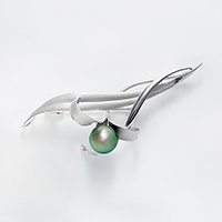 芝翫香〉SV黒蝶パールブローチ・フラワー（11.0-12.0mm珠）｜近鉄