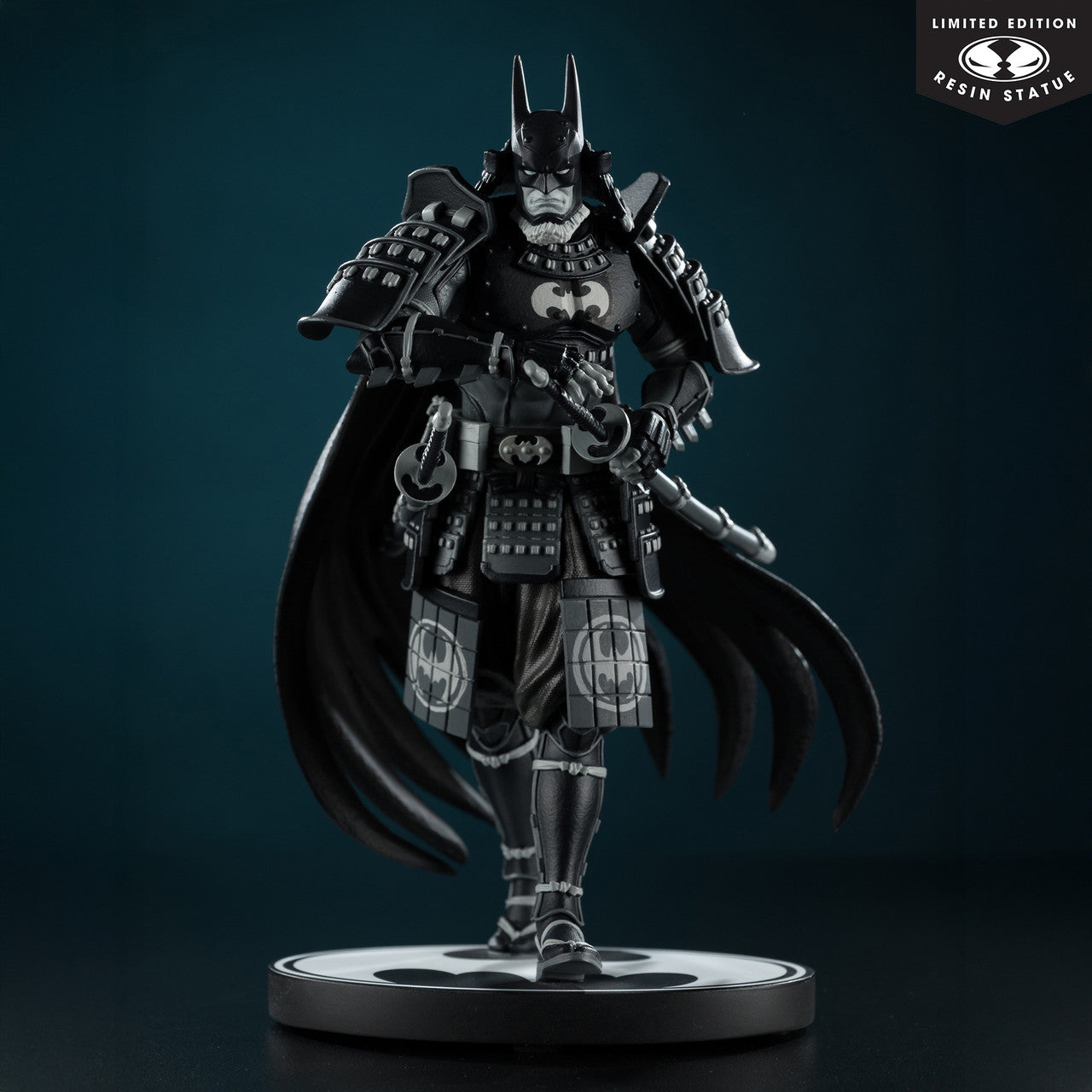 BATMAN NINJA McFarlane Toys DC Direct Batman Black and White 1:10