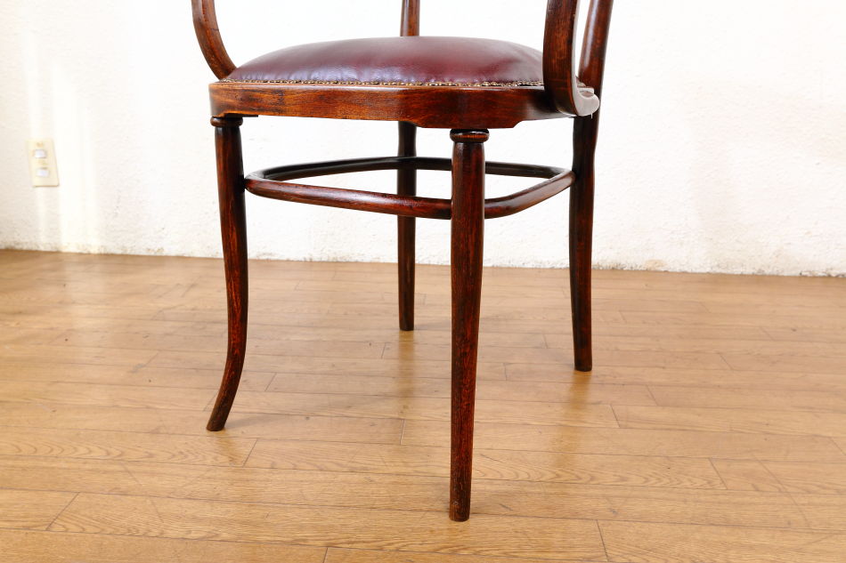 ヤコブ&ヨゼフコーンJacob and Josef Kohn ベントウッドアームチェア