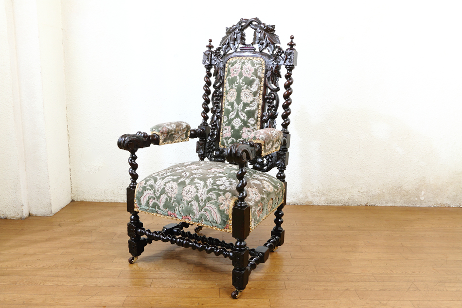 ヴィクトリアン ジェントルマンスタイル ツイストアームチェア