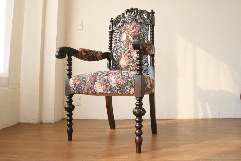イギリスアンティーク アームチェア ジャコビアン様式動物脚張替済ソファ