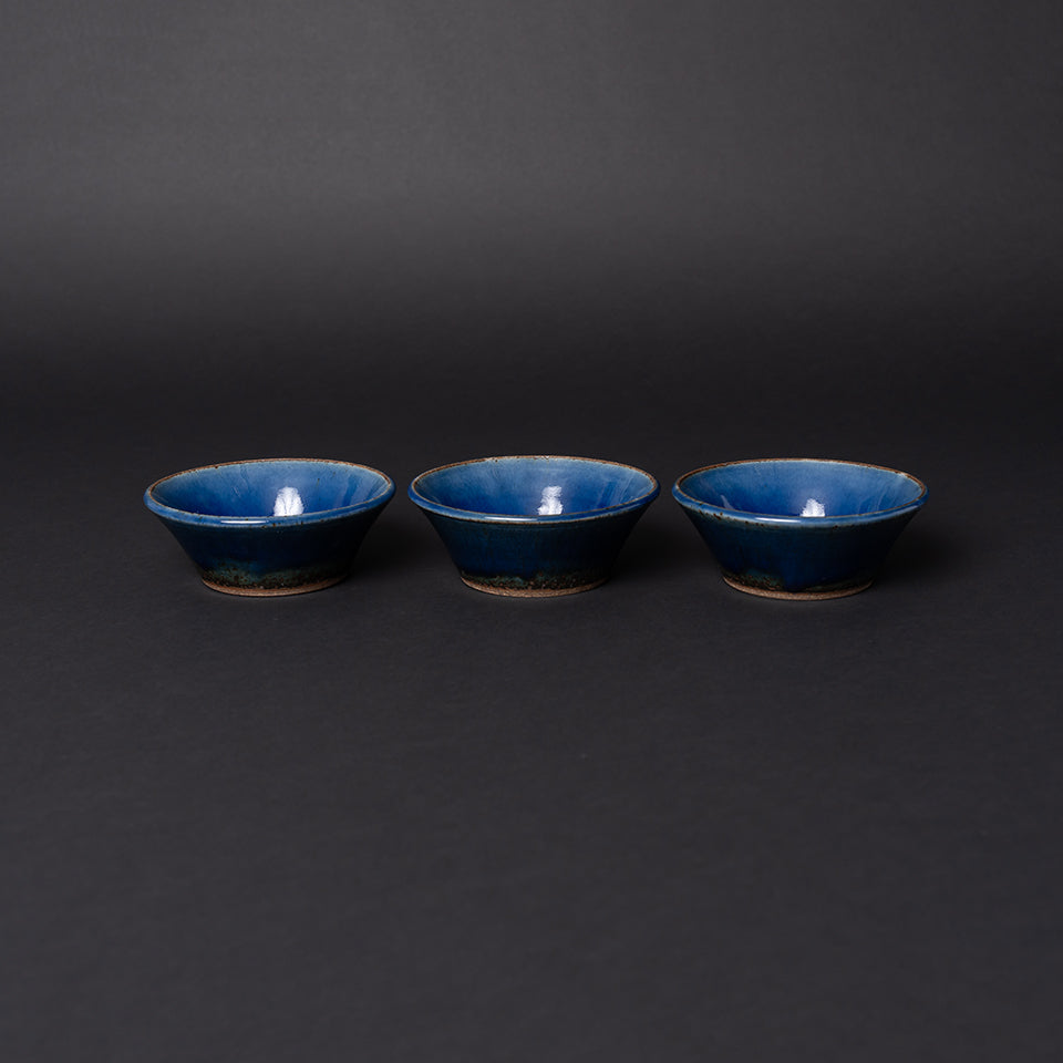 出西窯 はたぞり切立鉢 4寸 呉須 [44]｜Discover Japan 公式オンライン