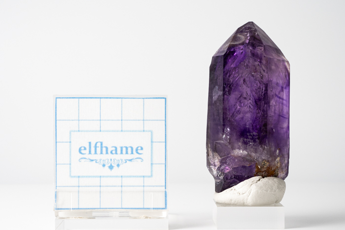 ナミビア産 ブランドバーグアメジスト ポイント（ファントム