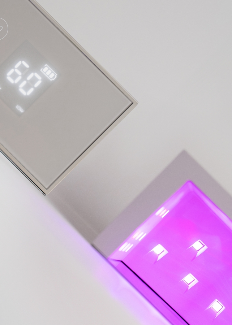 oui nails UV/LEDネイルライト 美容機能付き oui nails ネイルライト