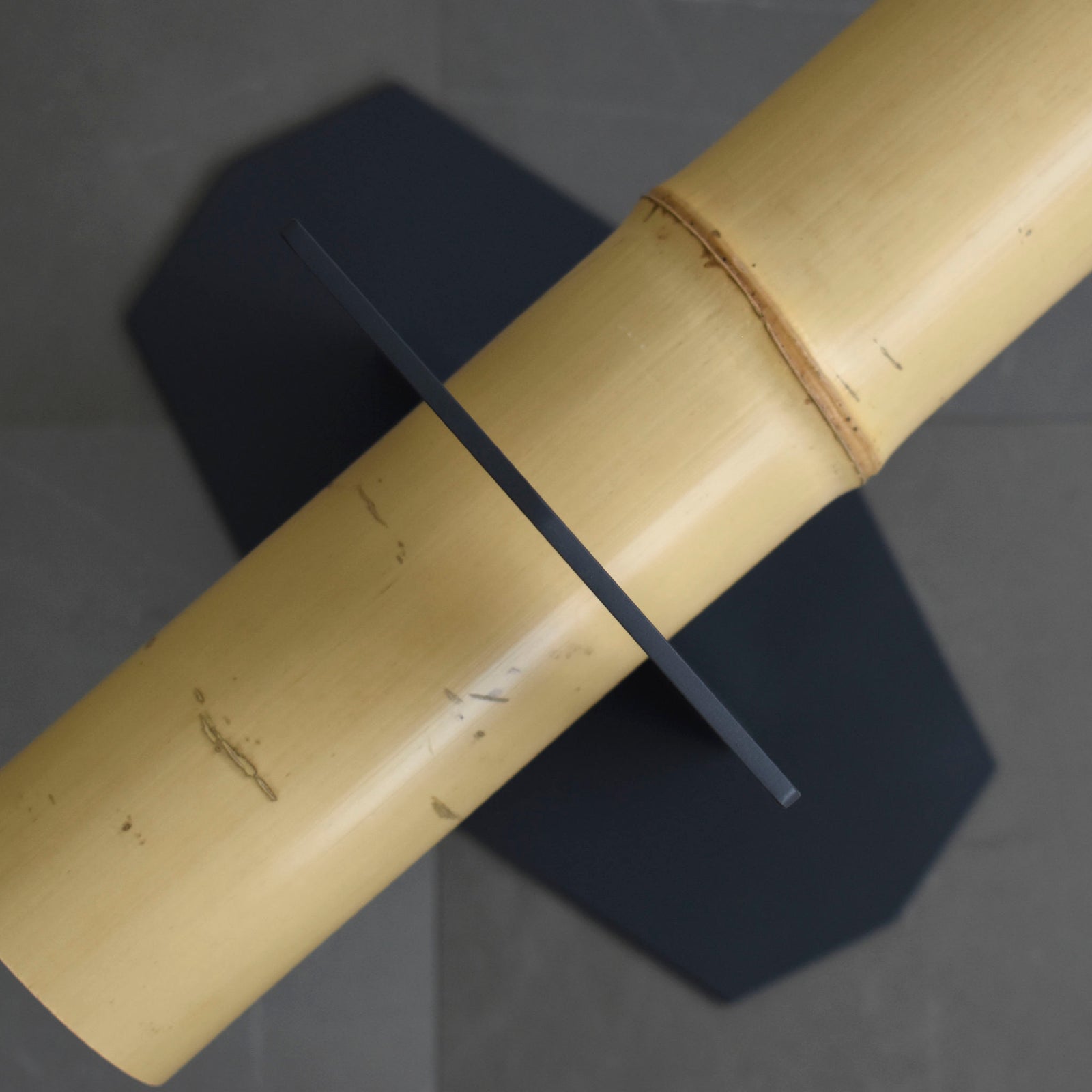 鉄と竹の間仕切り｜Kekkai（結界） “侘び竹シリーズ” – HITTITE pro.