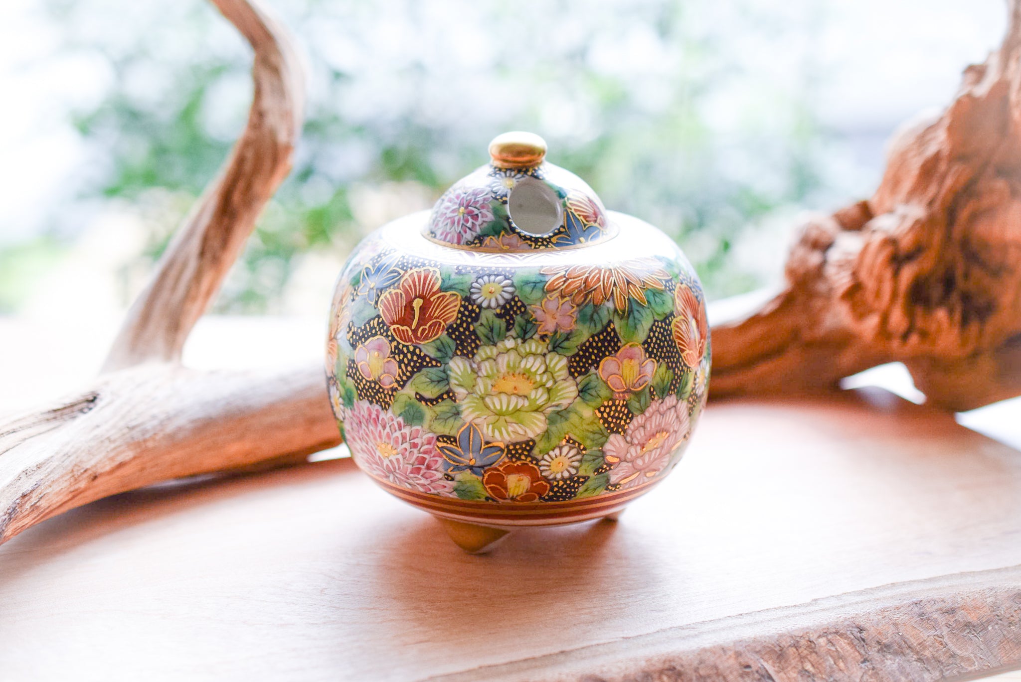 生産終了】3.5号香炉 金花詰 – Juttoku.