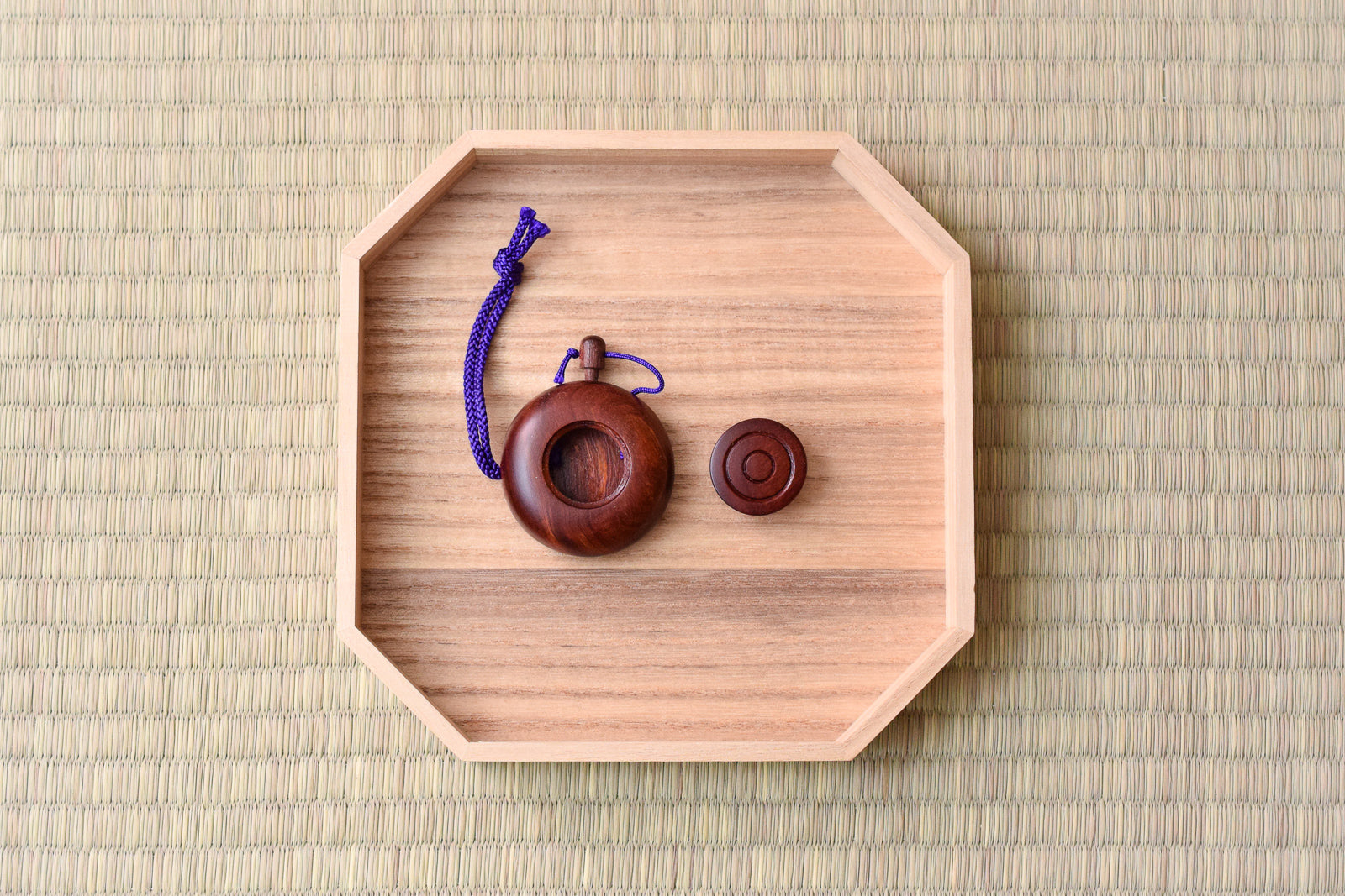 塗香入れ（小）紫檀 – Juttoku.