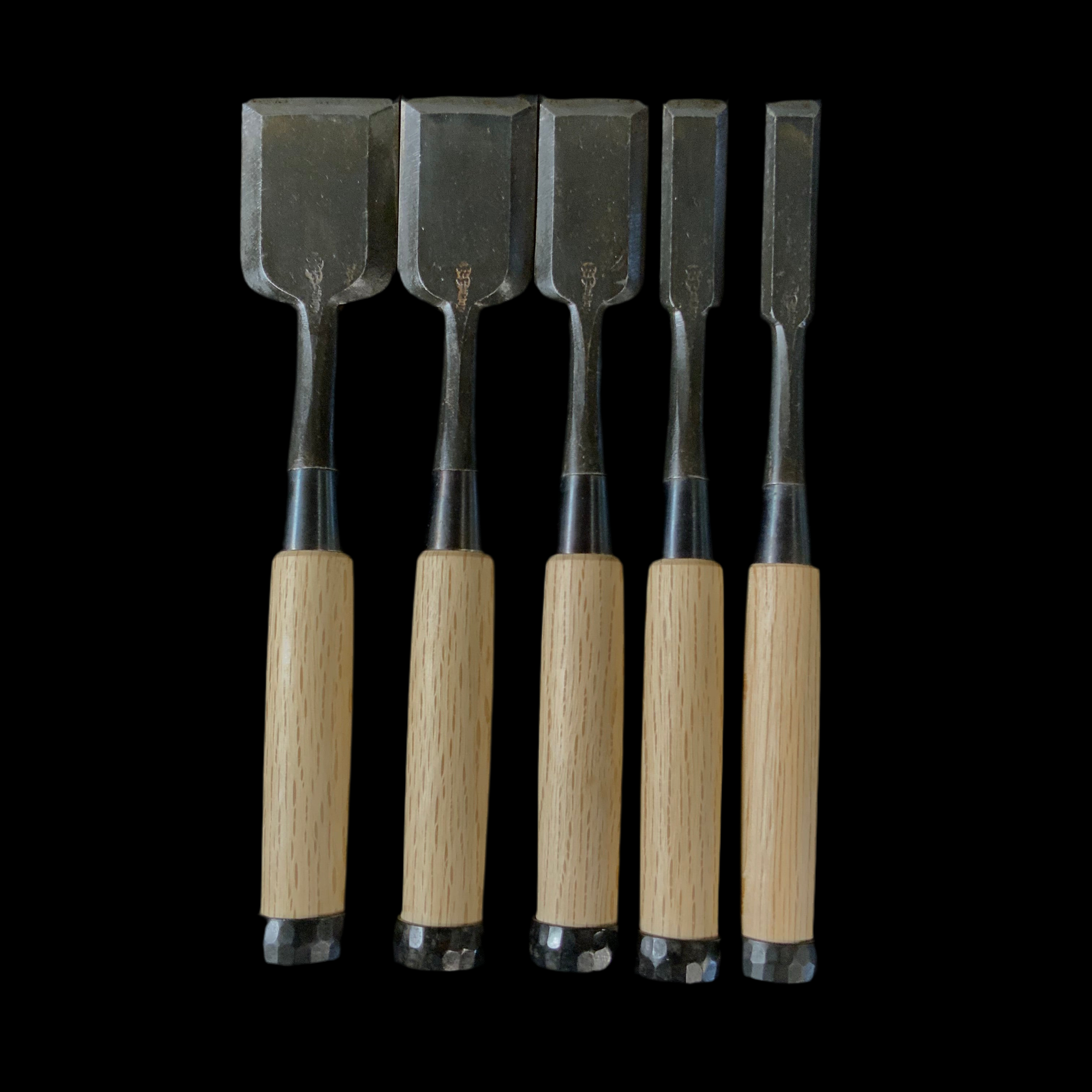 長弘 面取 追入鑿 竜彫刻入 15本組 長弘 面取 追入鑿 竜彫刻入 15本組