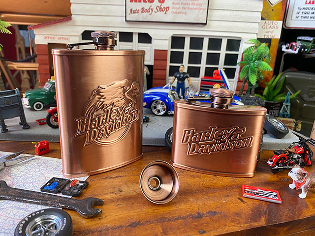 ハーレーダビットソン オイル缶デザイン スキットル & ショットグラス