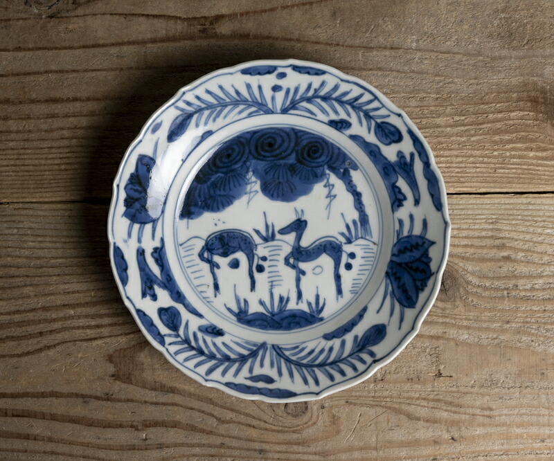 中国 大明成化年製 青花染付 唐草文皿 高台厚手 地紋入 古陶磁 骨董品