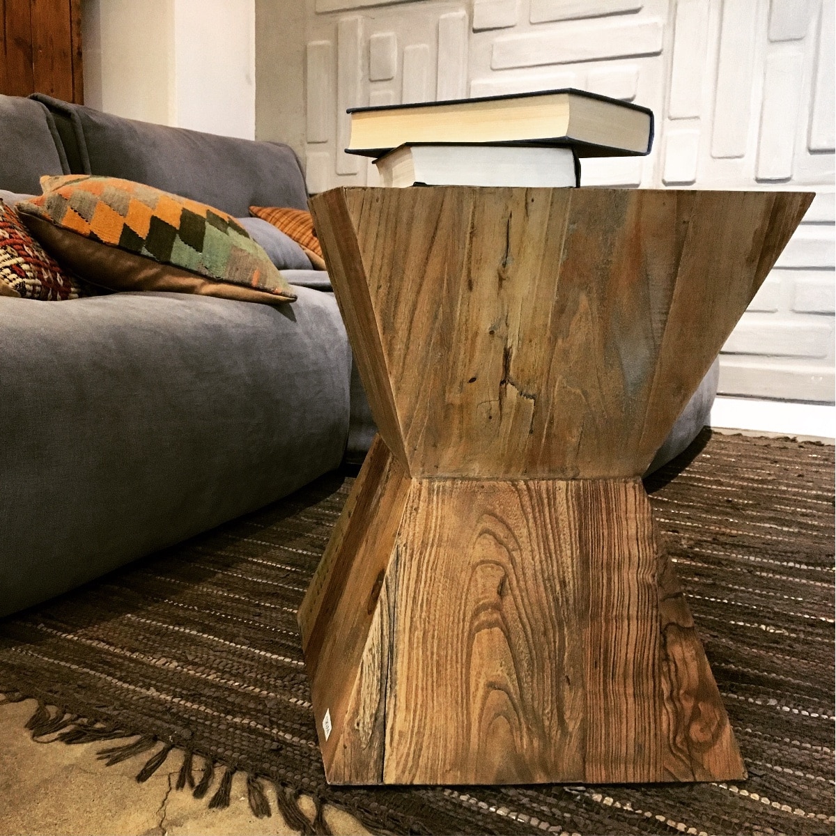 サイドテーブル・ナイトテーブル・ローテーブル RIBBON SIDE TABLE