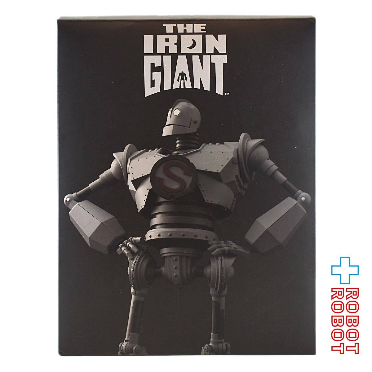 IRON GIANT – ROBOTROBOT