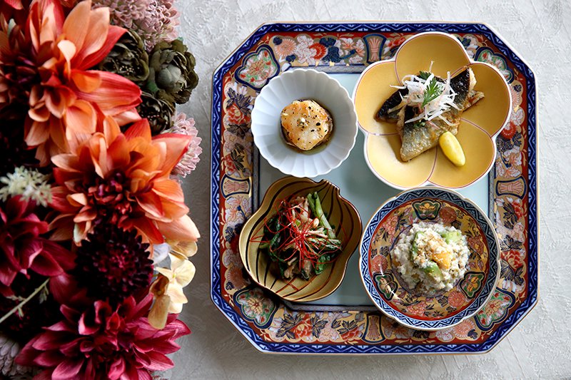 中皿 古伊万里 色絵付け 合箱 木箱 金彩 草花文様 中皿 古