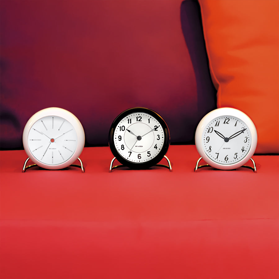 アルネヤコブセン バンカーズ 目覚まし時計 置時計 テーブルクロック