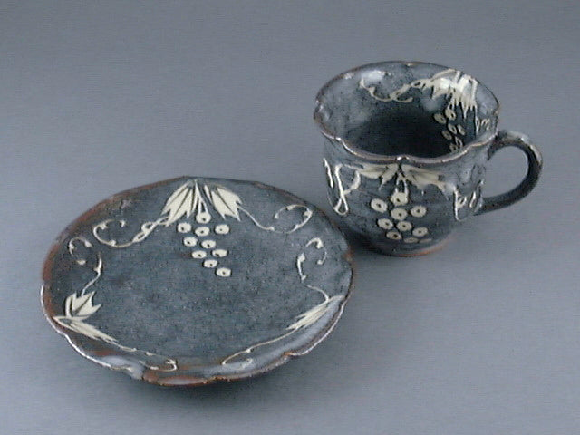 美濃焼 鼠志野葡萄画盛鉢 美濃焼 鼠志野葡萄画盛鉢 美濃焼 鼠志野葡萄