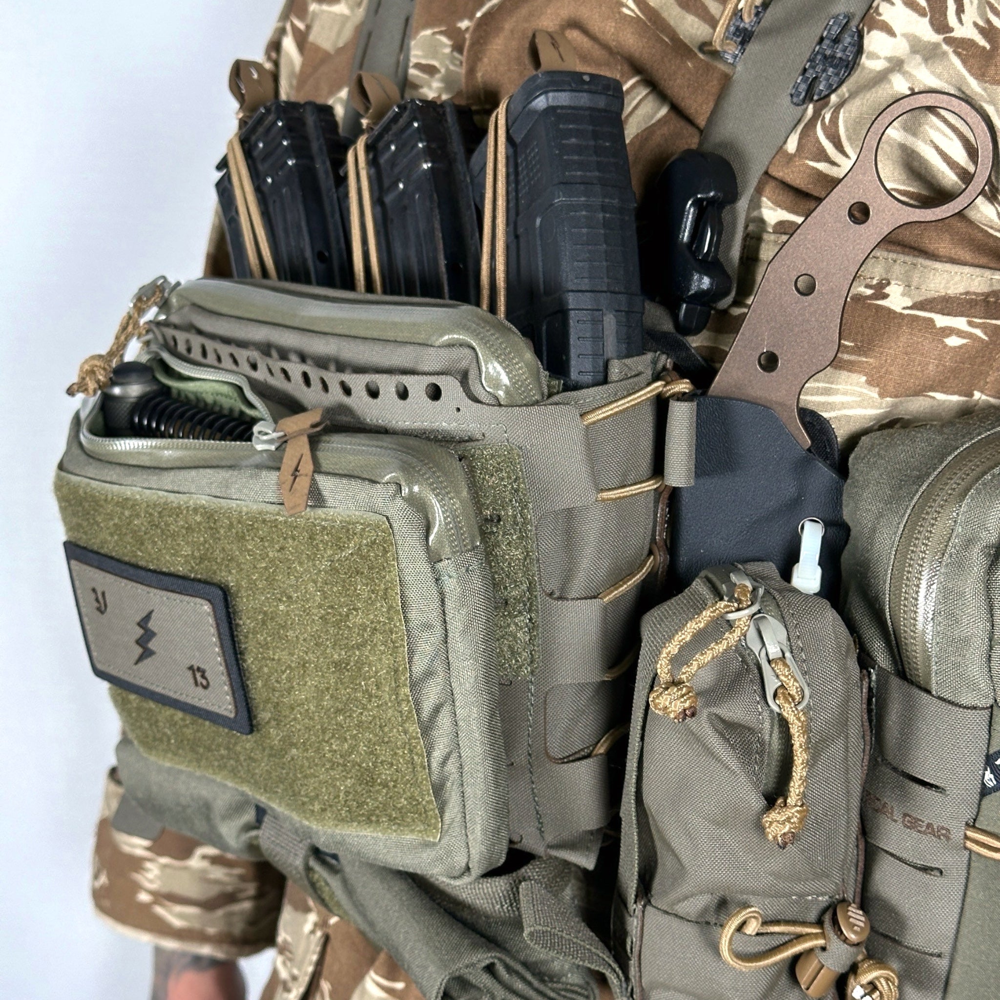 バイオハザード volk tactical gearヒップポーチ サイドバッグ バイオ