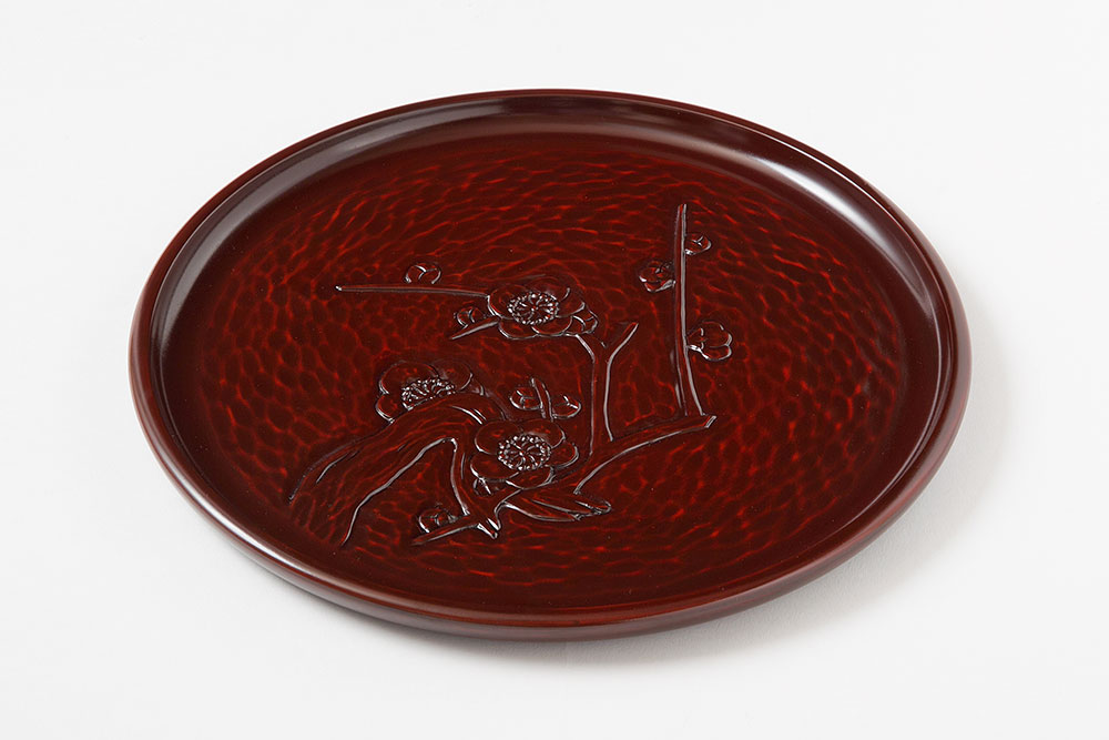 鎌倉彫の丸盆8寸 枝梅 | 鎌倉彫陽雅堂 公式オンラインショップ 伝統